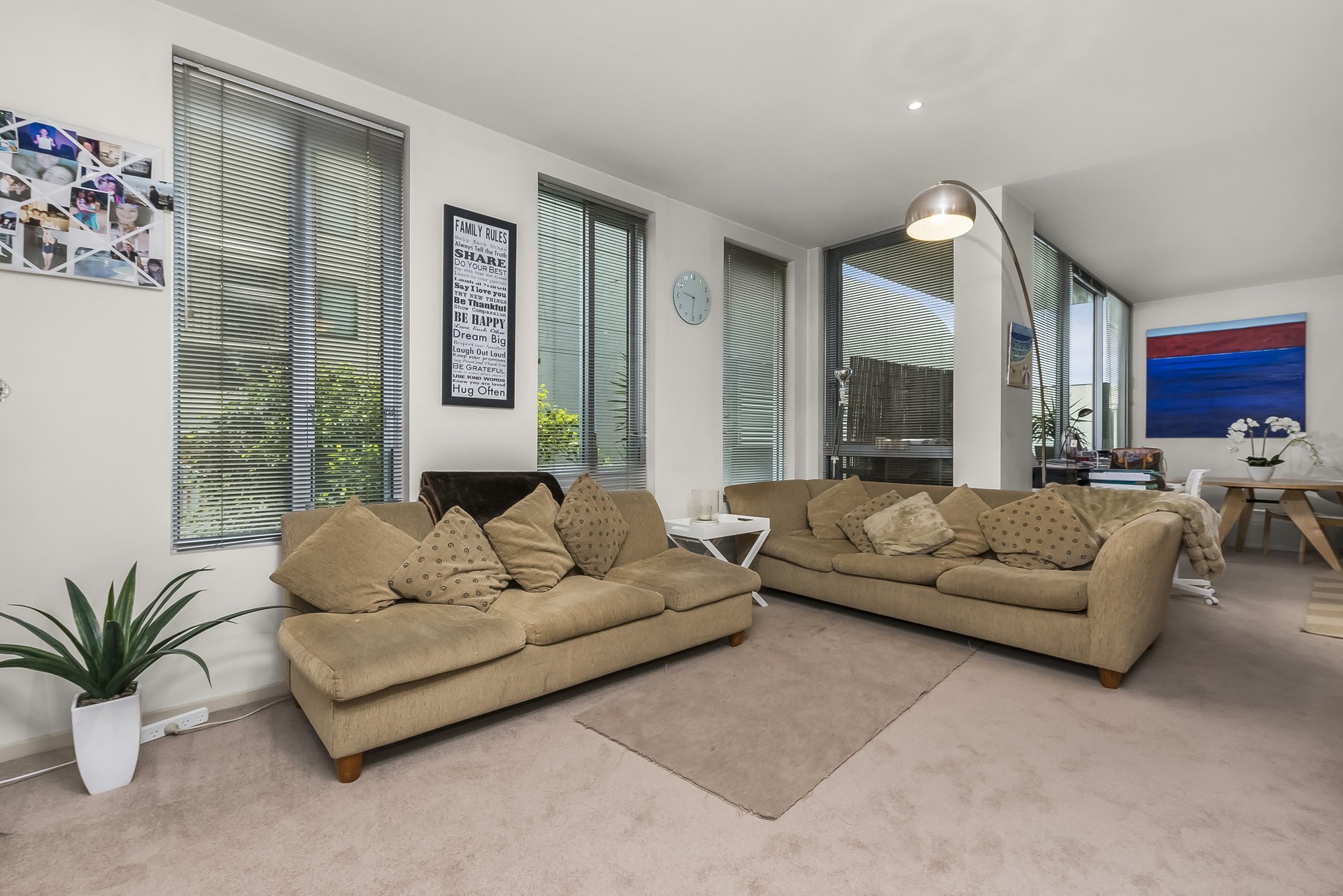 Property Gallery Thumbnail 6