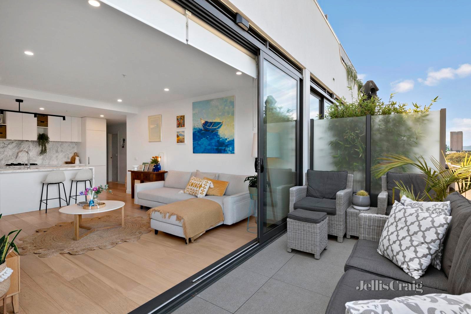 208/661 Whitehorse Road, Mont Albert image 2