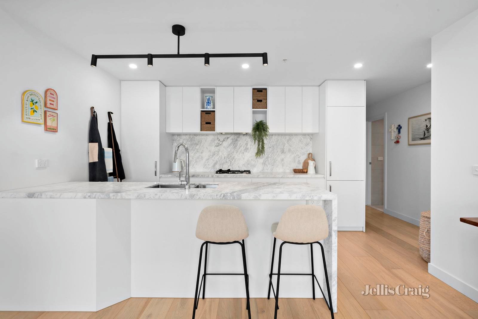 208/661 Whitehorse Road, Mont Albert image 3