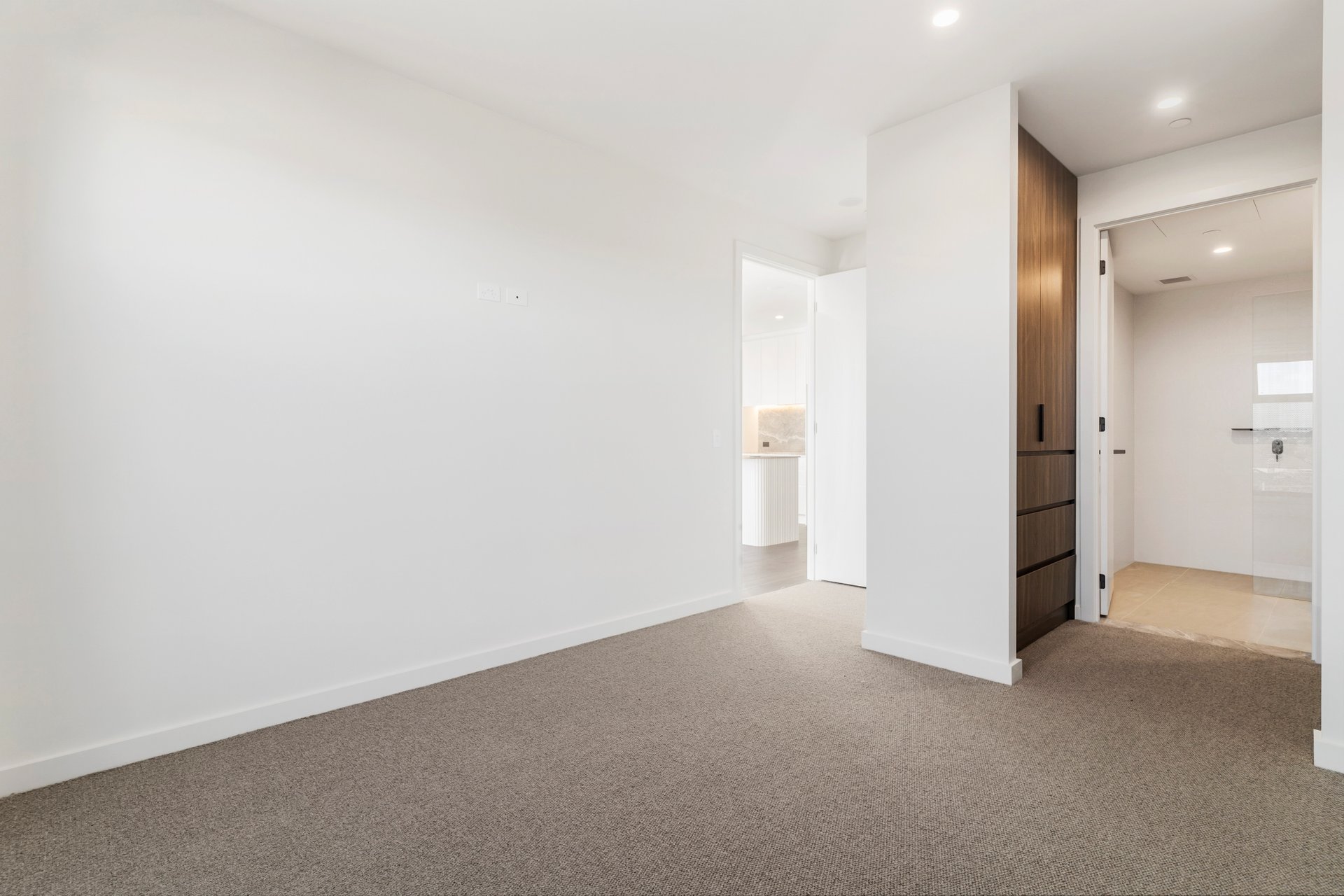 Property Gallery Thumbnail 9
