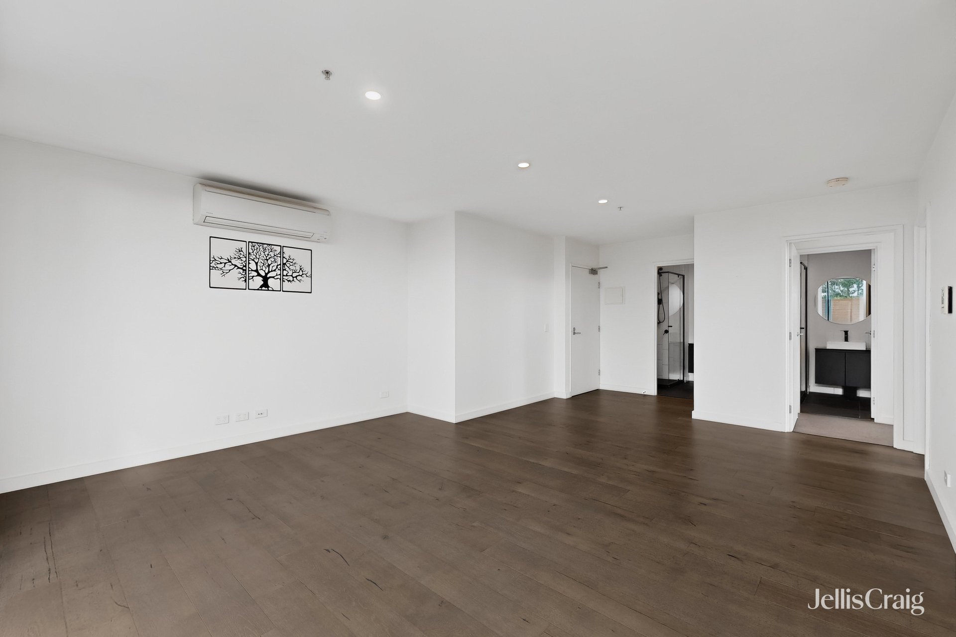 208/82 Bulla Road, Strathmore image 4