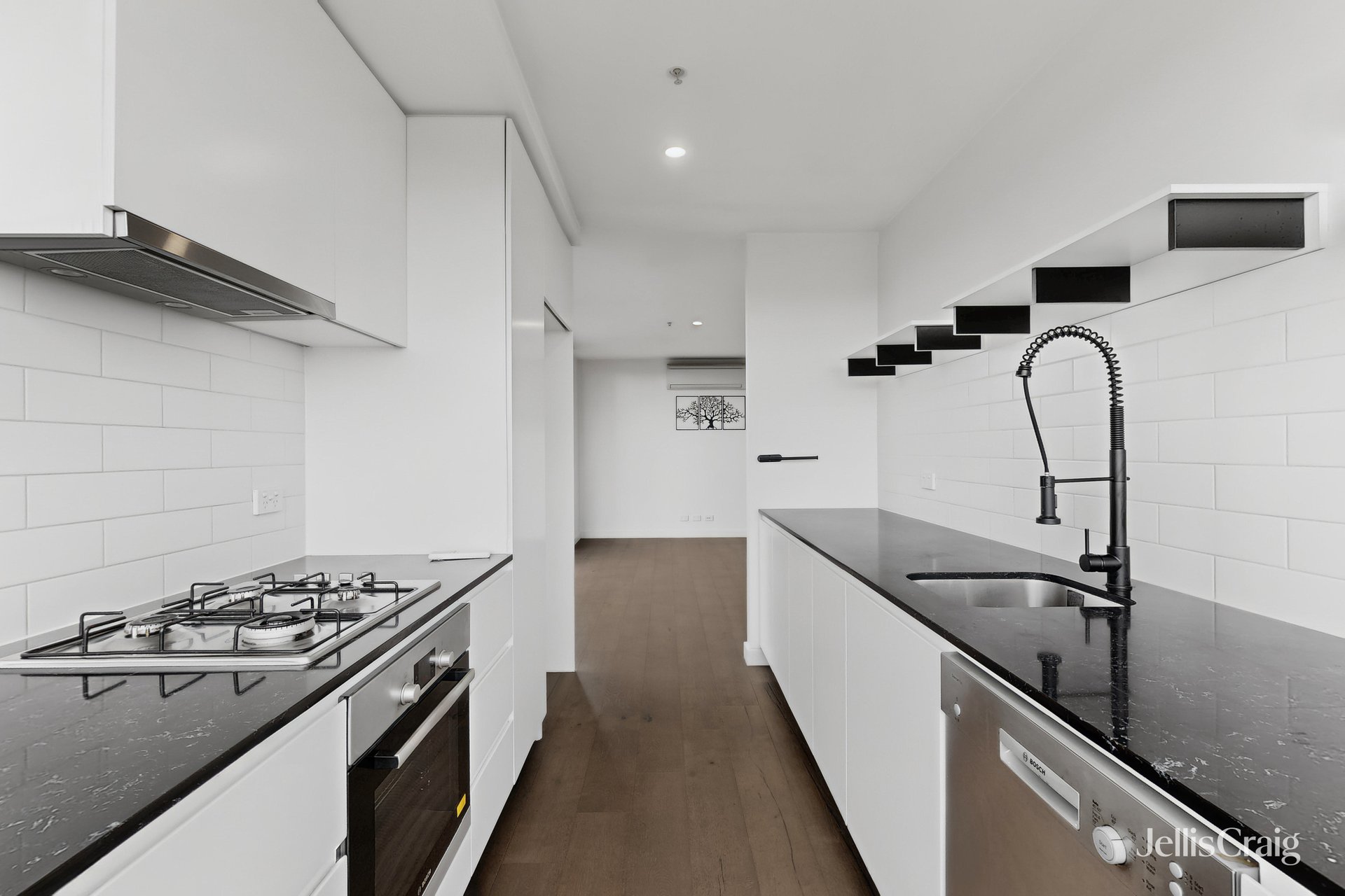 208/82 Bulla Road, Strathmore image 2