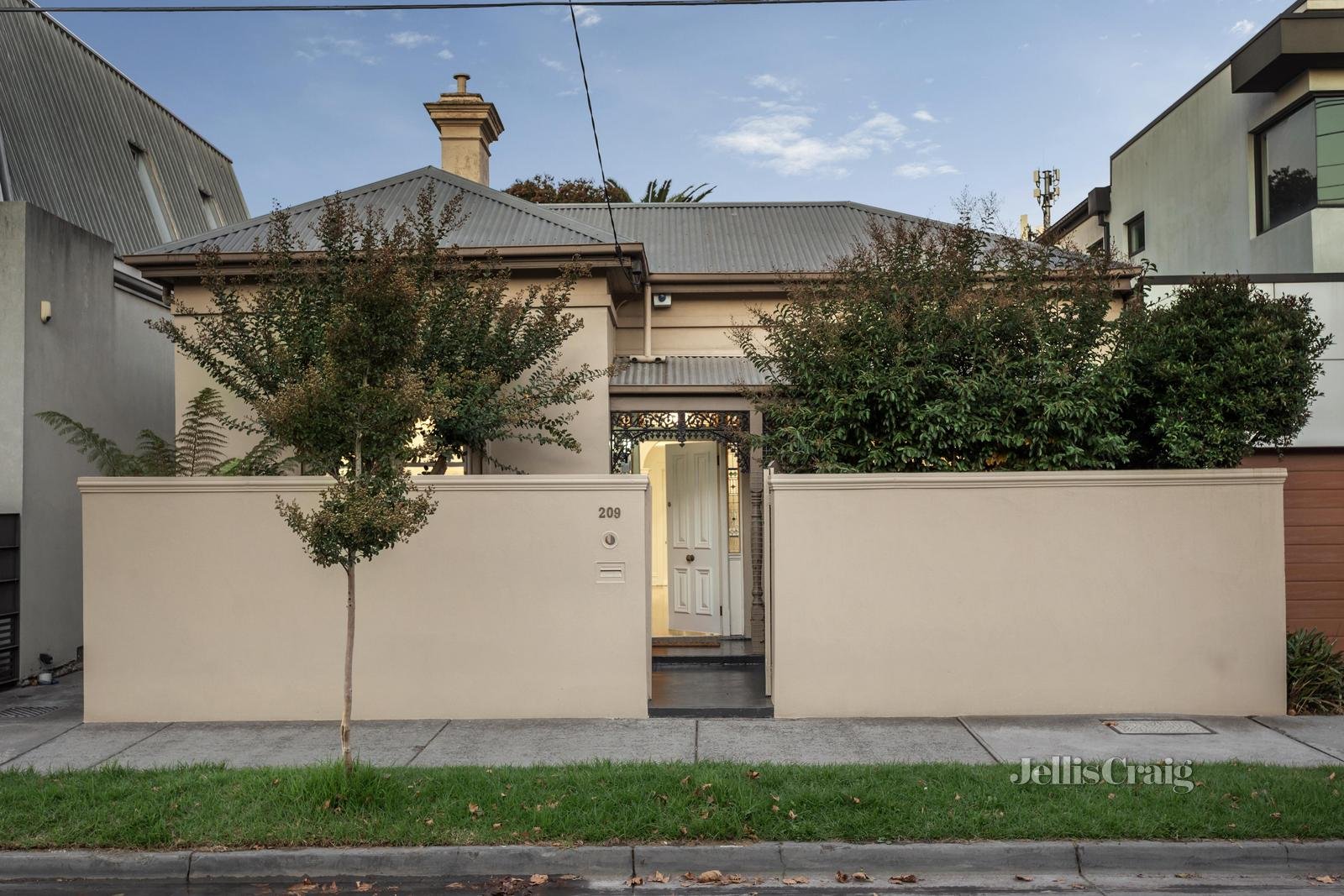 209 Coppin Street, Richmond image 1