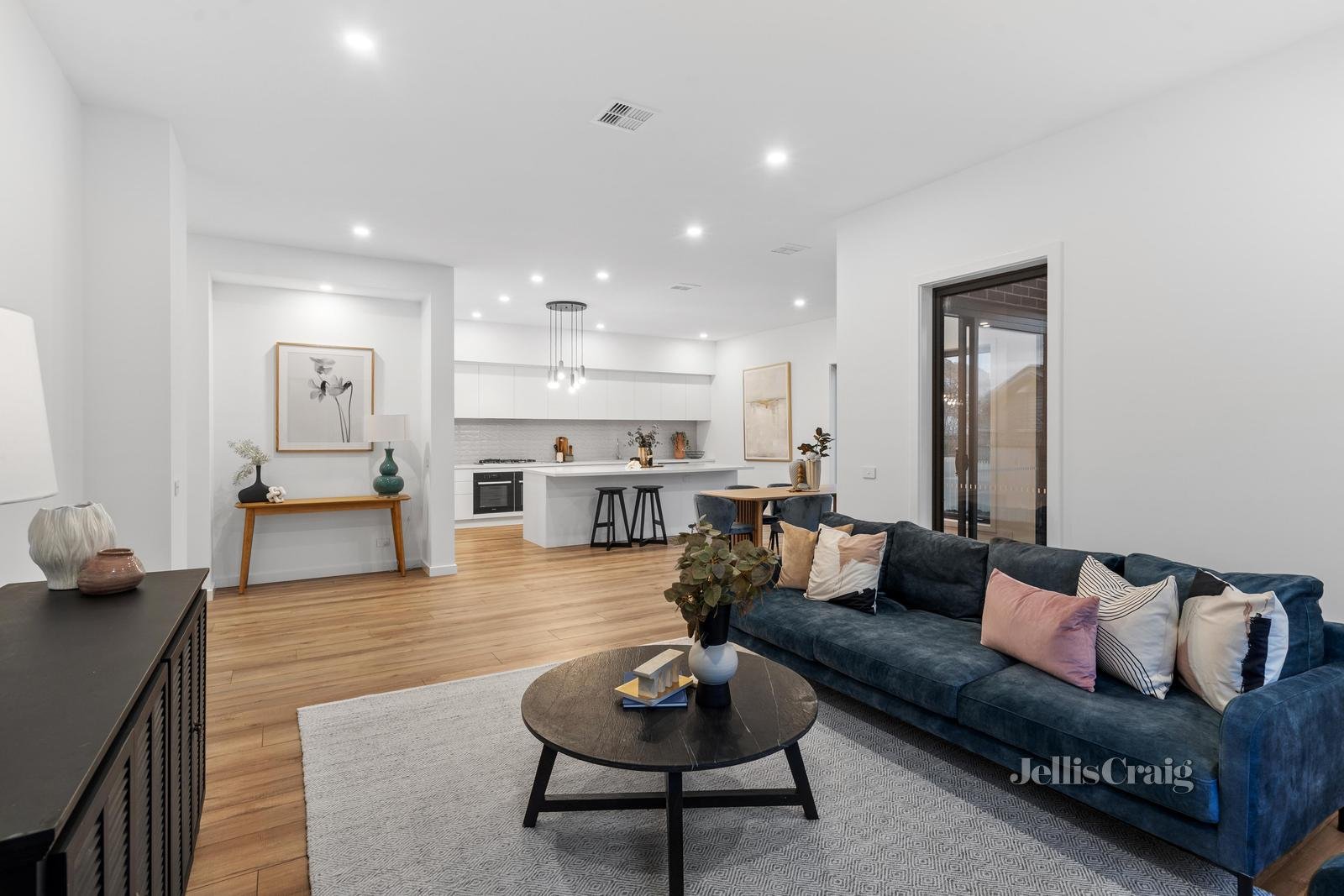 209 Jells Road, Wheelers Hill image 4