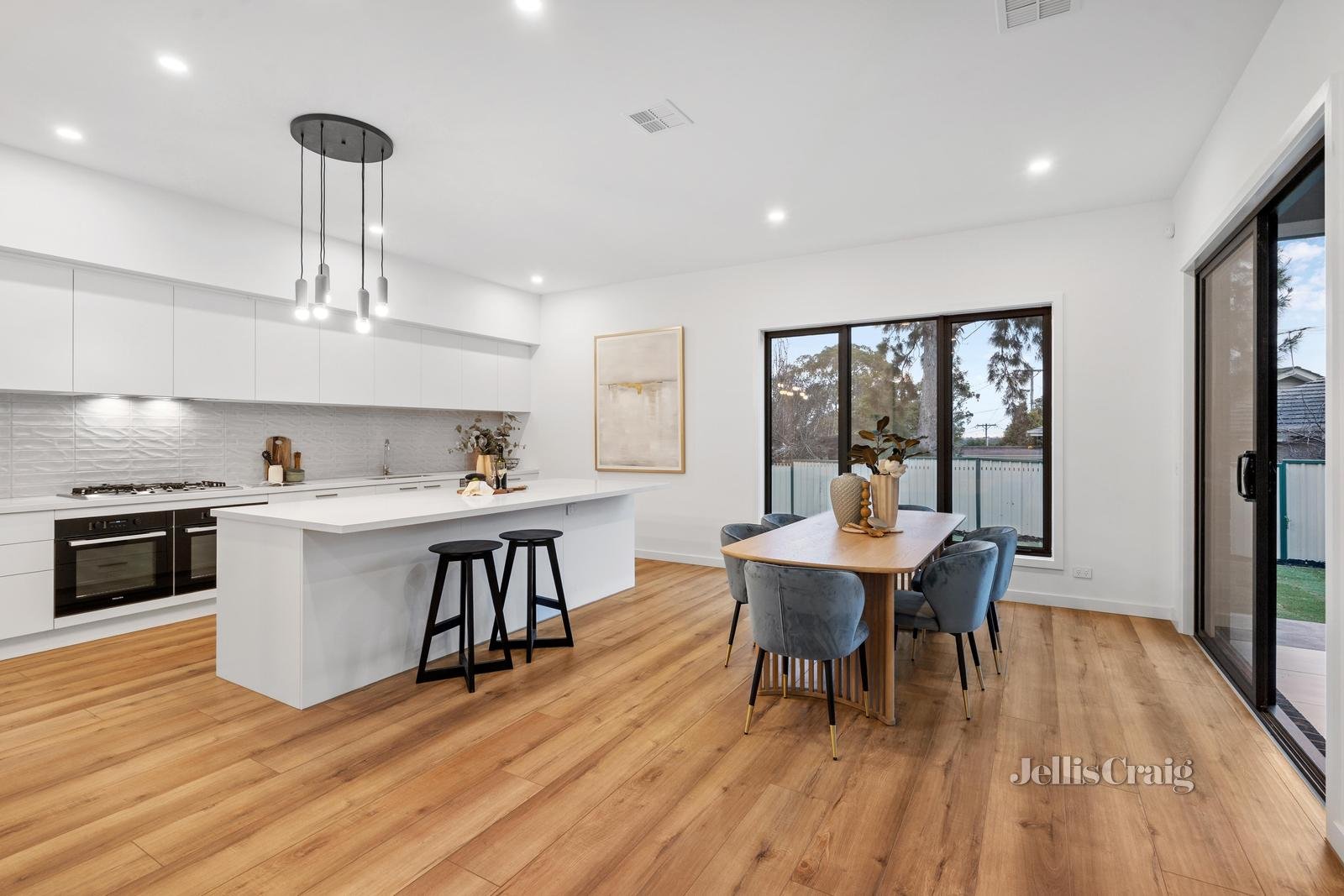 209 Jells Road, Wheelers Hill image 5