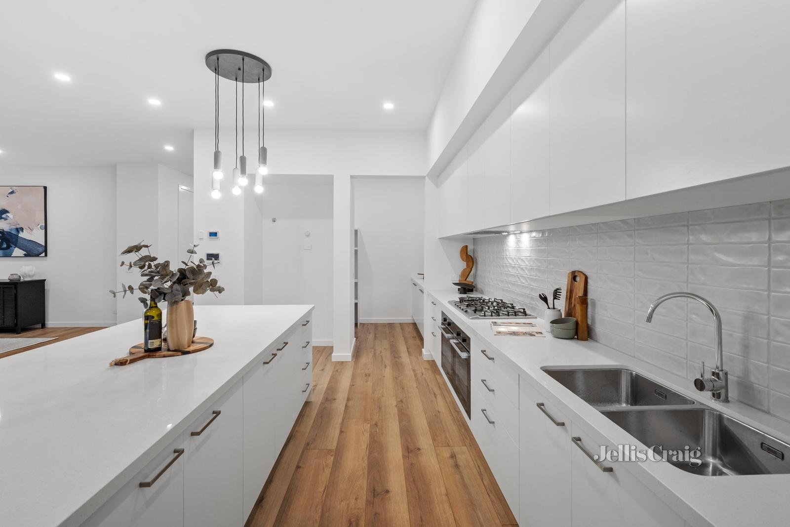 209 Jells Road, Wheelers Hill image 7