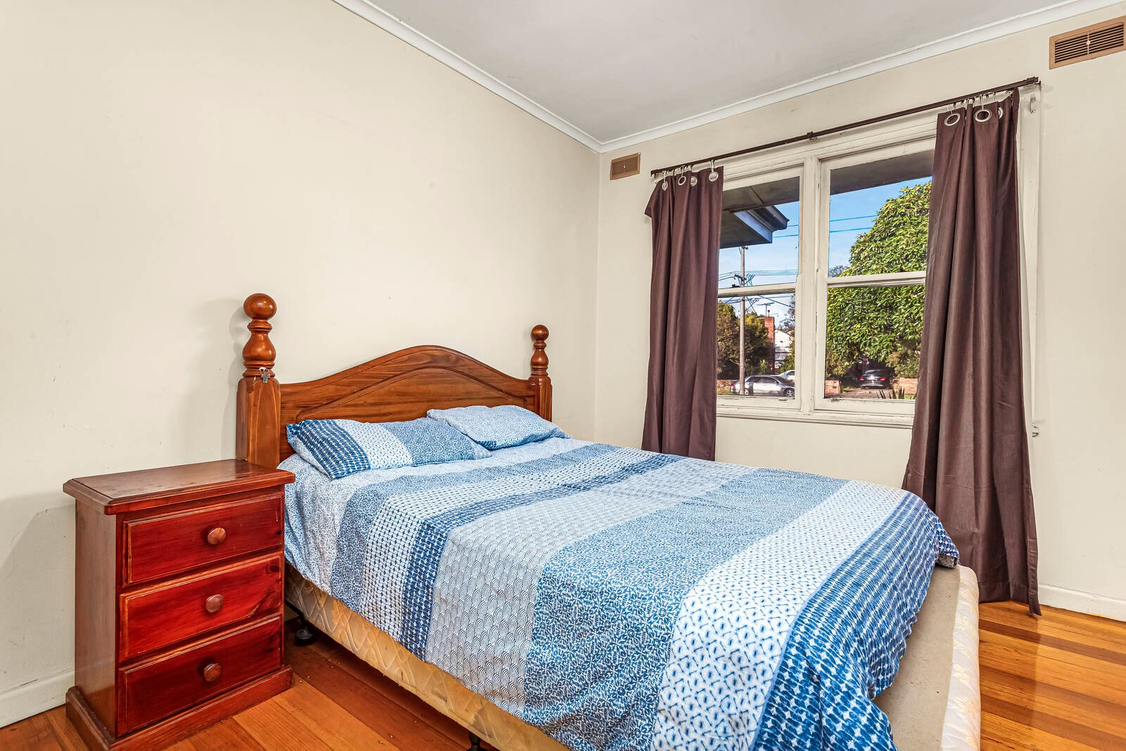 Property Gallery Thumbnail 6