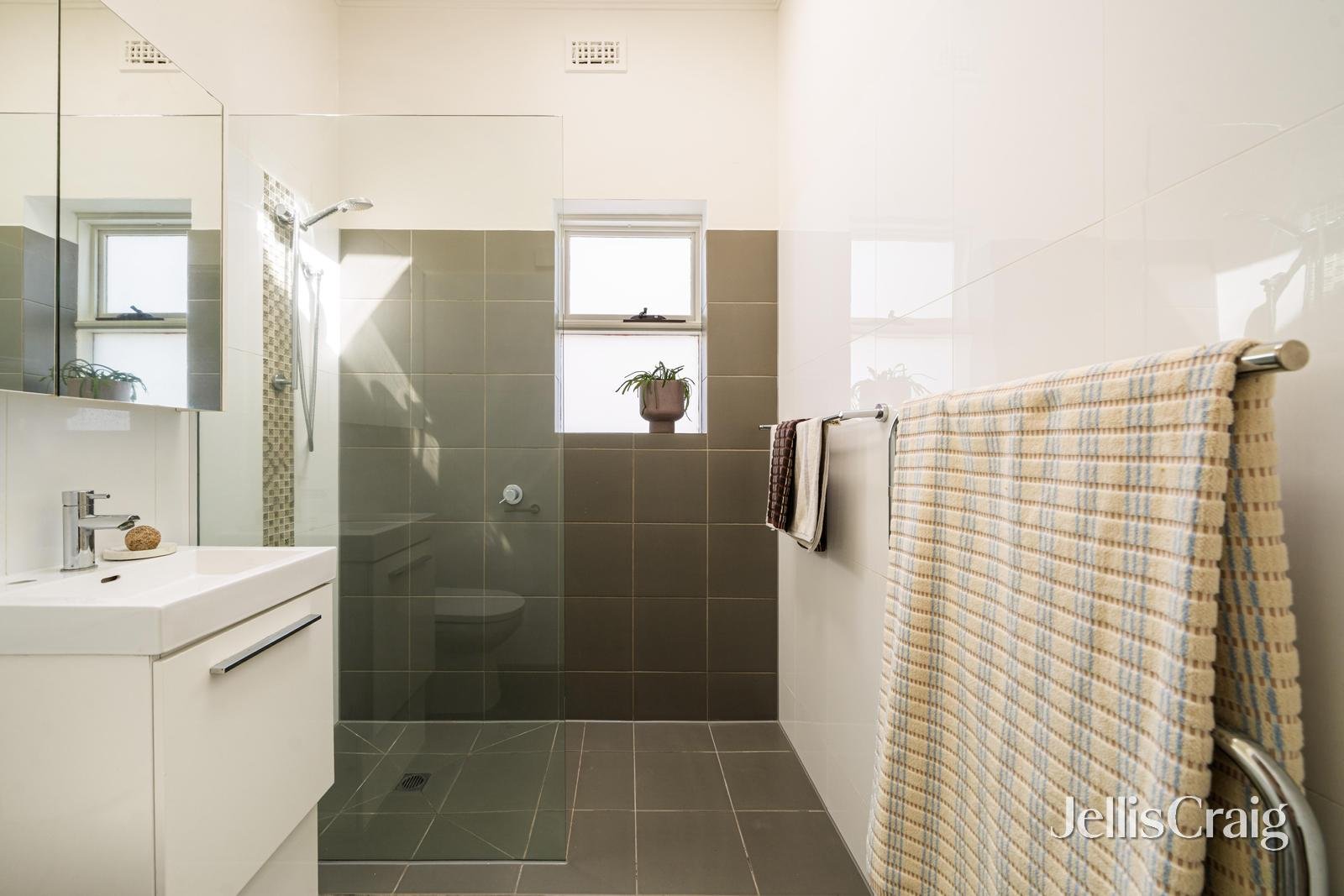 209 Spensley Street, Clifton&nbsp;Hill image 5