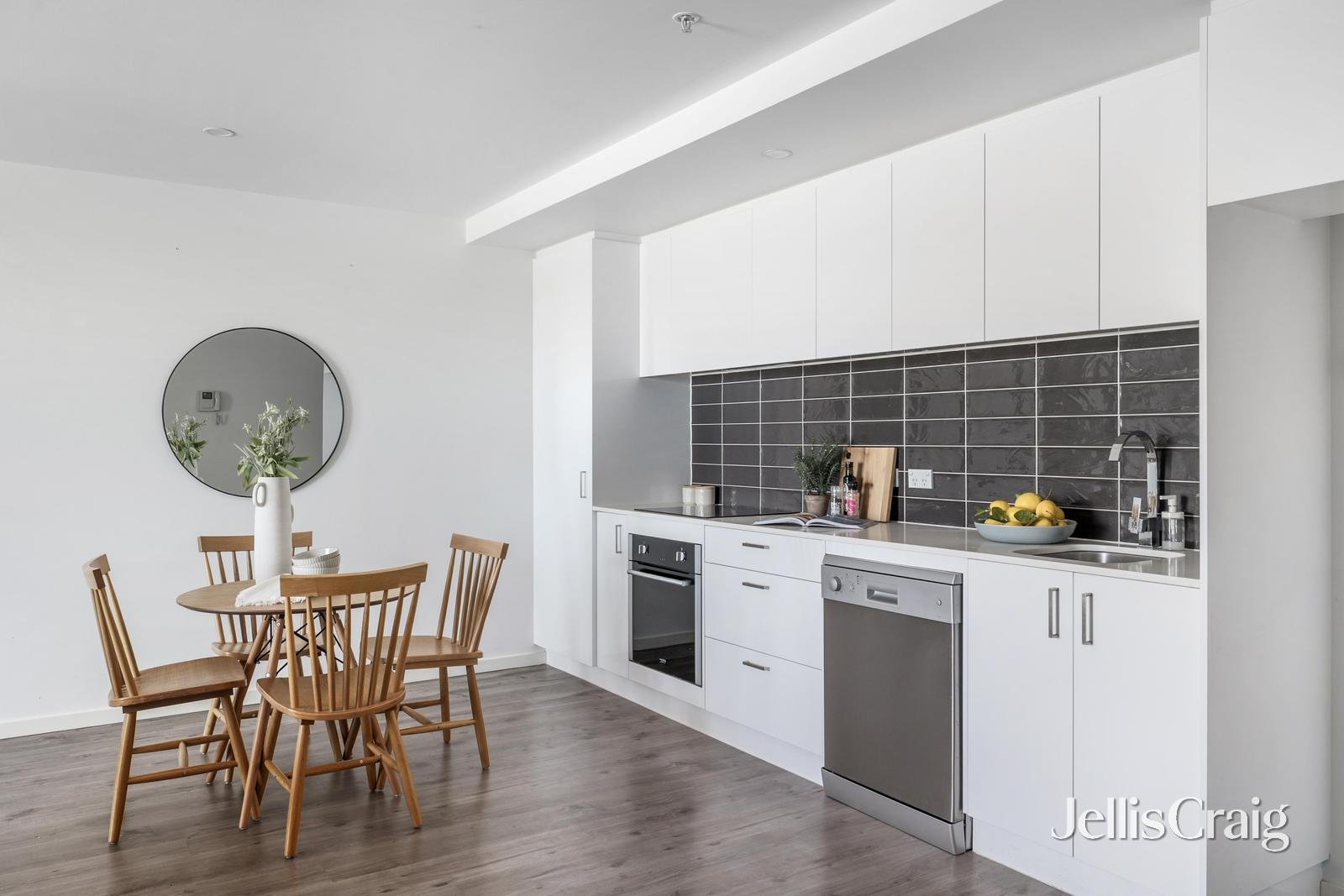 209/1 Turner Street, Abbotsford image 3