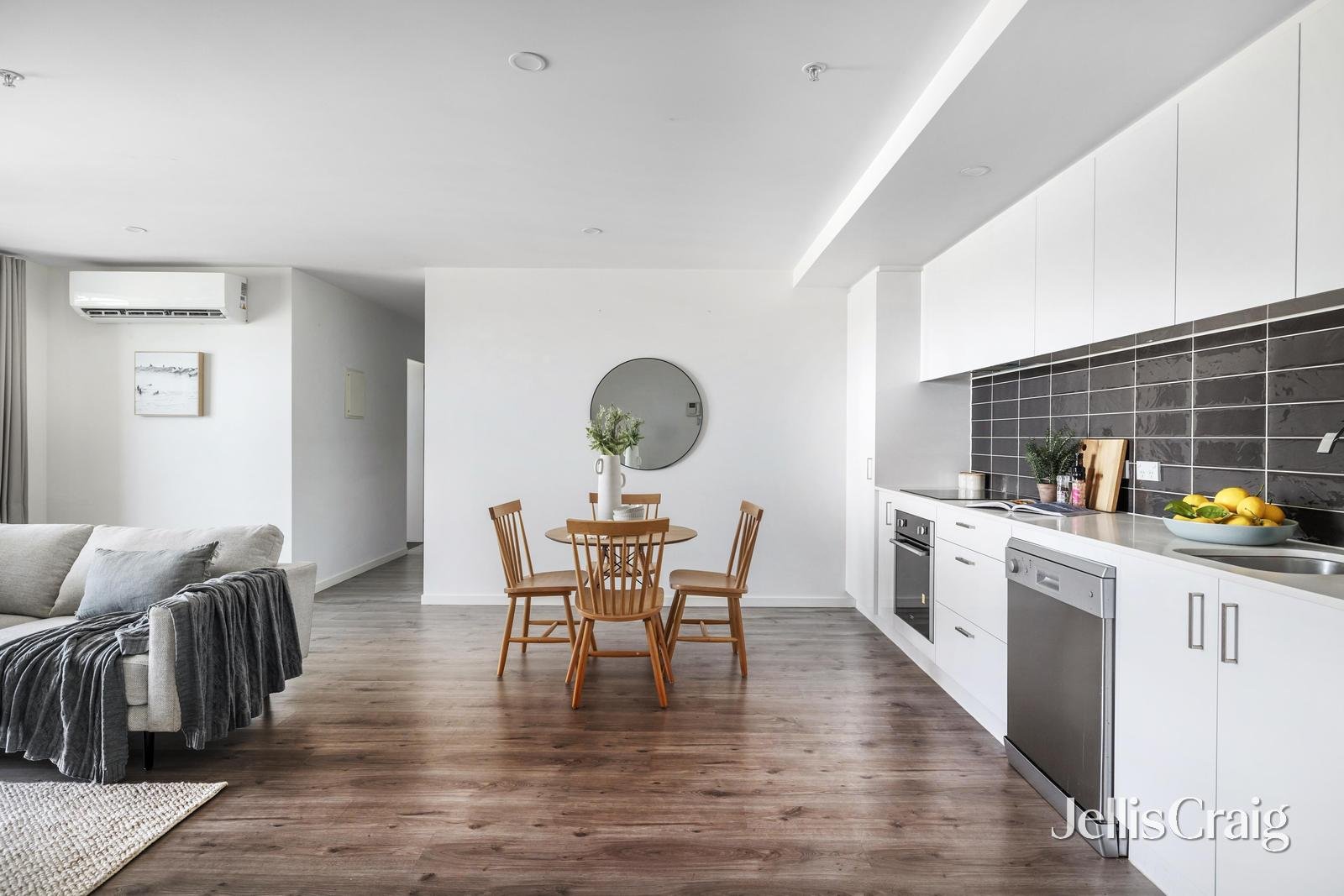 209/1 Turner Street, Abbotsford image 4