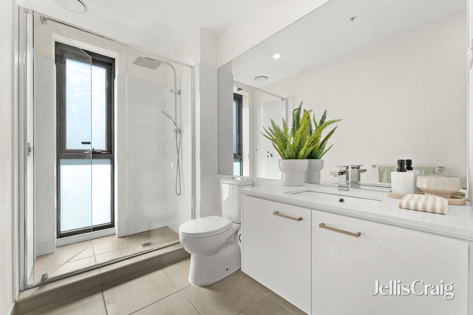 209/2 Bailey Crescent, Oak Park image 7