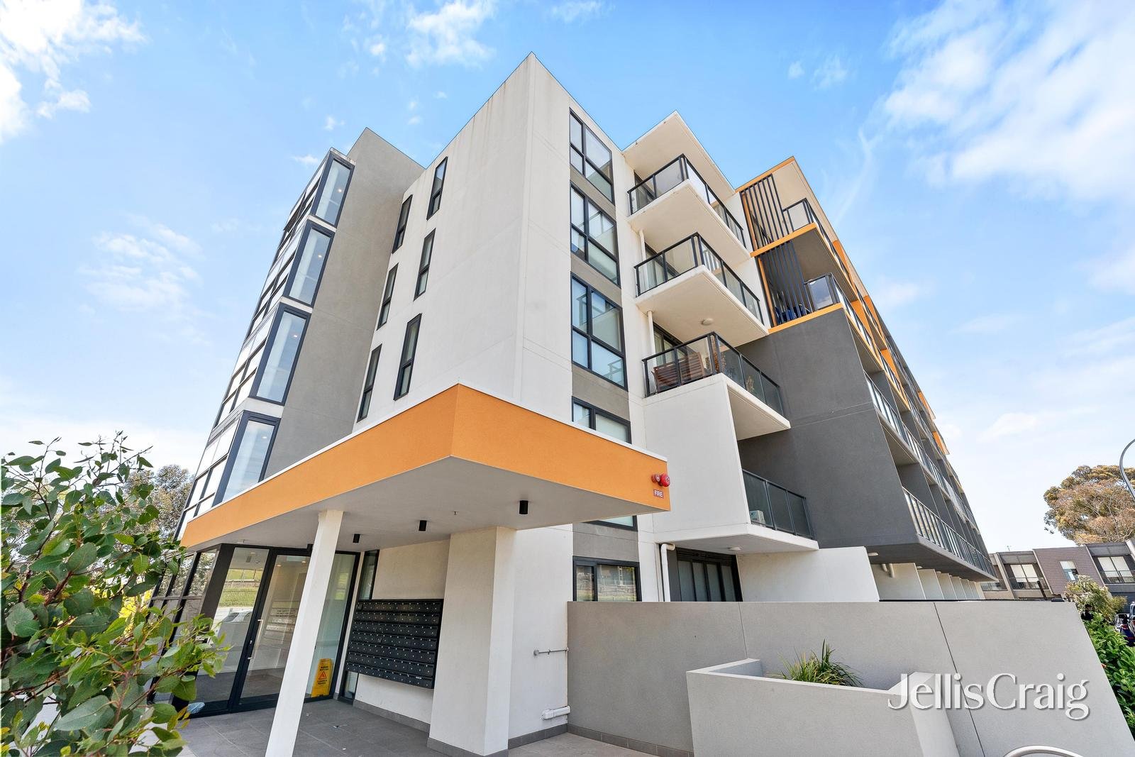 209/2 Bailey Crescent, Oak Park image 9