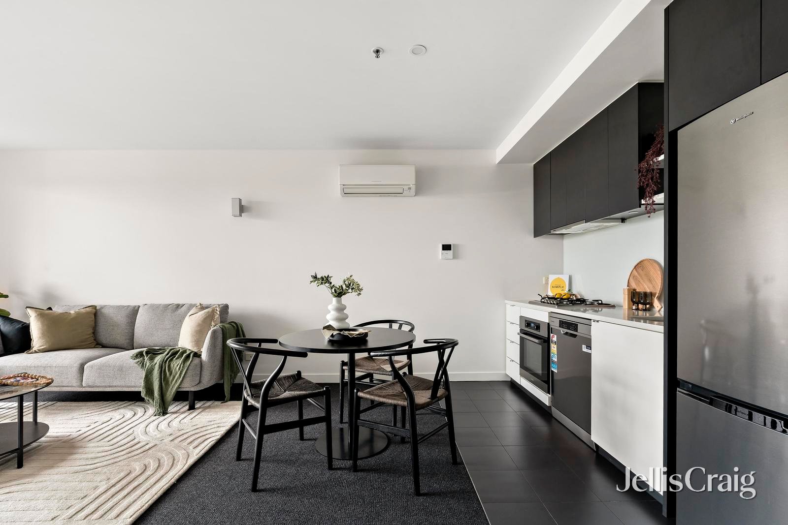 209/55 Collins Street, Essendon image 3