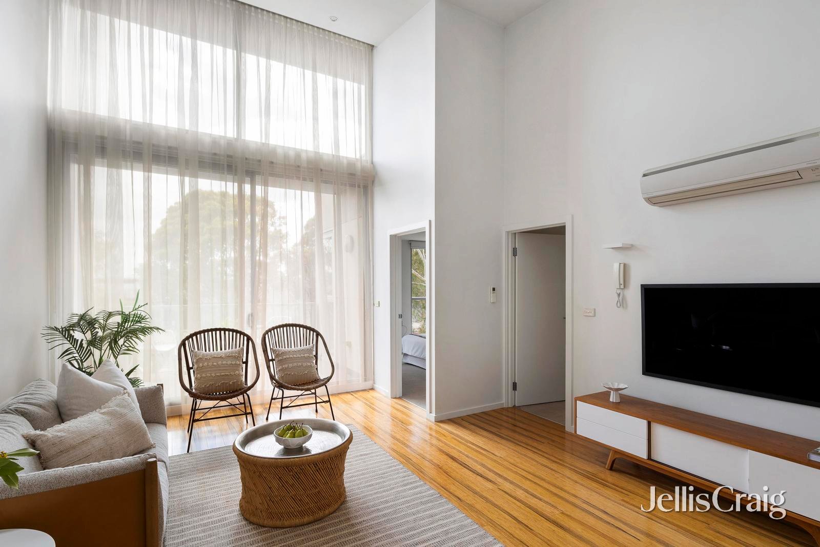 209C/168 Victoria Road, Northcote image 1