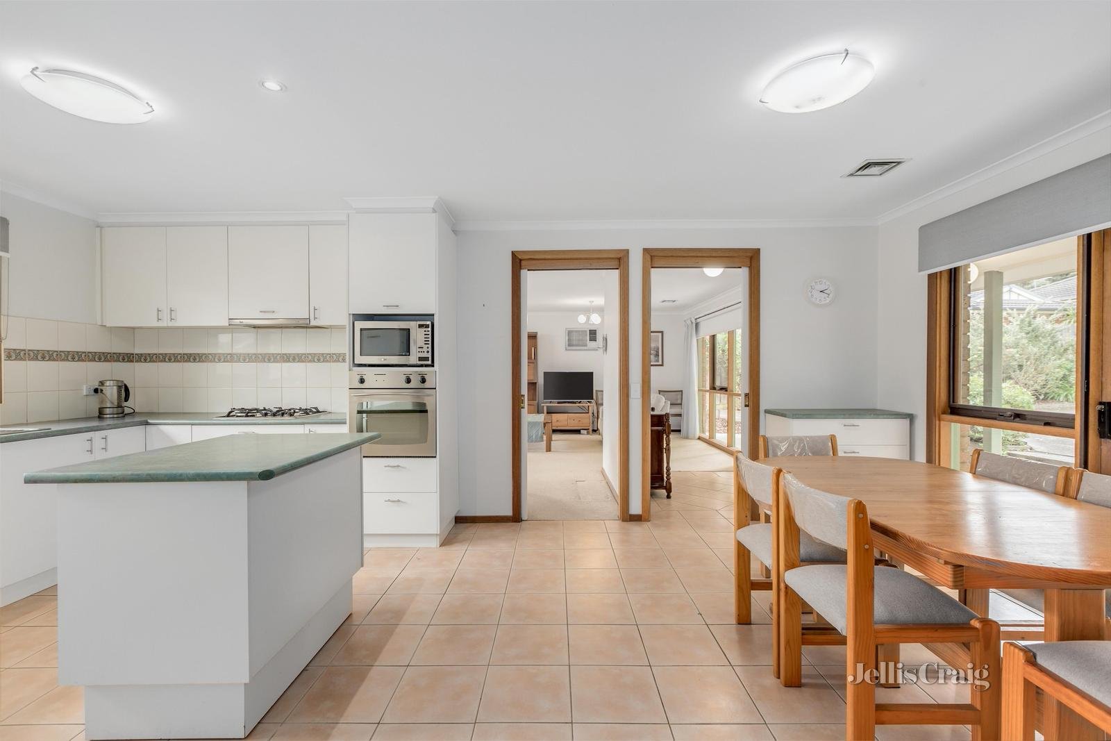 20A Carween Avenue, Mitcham image 3