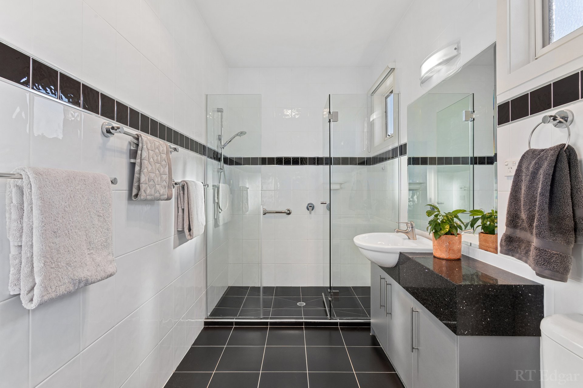 Property Gallery Thumbnail 7