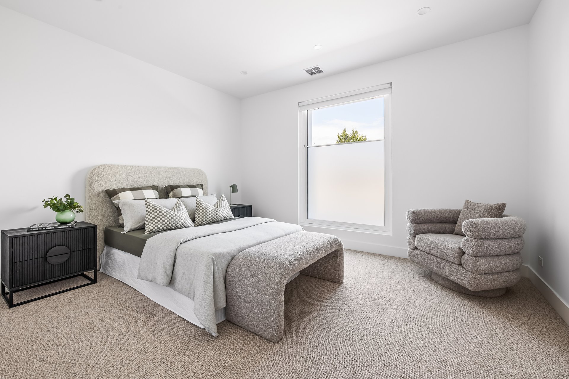 Property Gallery Thumbnail 16