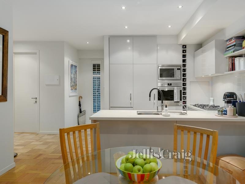 20B Churchill Street, Doncaster East image 4