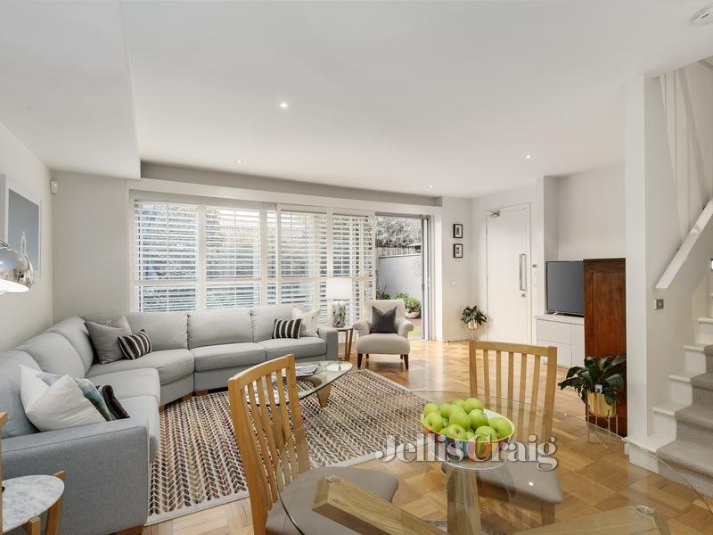 20B Churchill Street, Doncaster East image 6