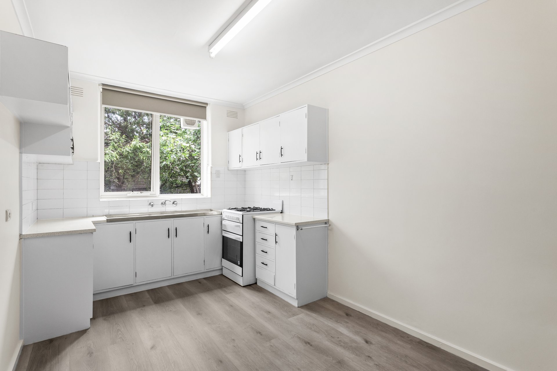 Property Gallery Thumbnail 3