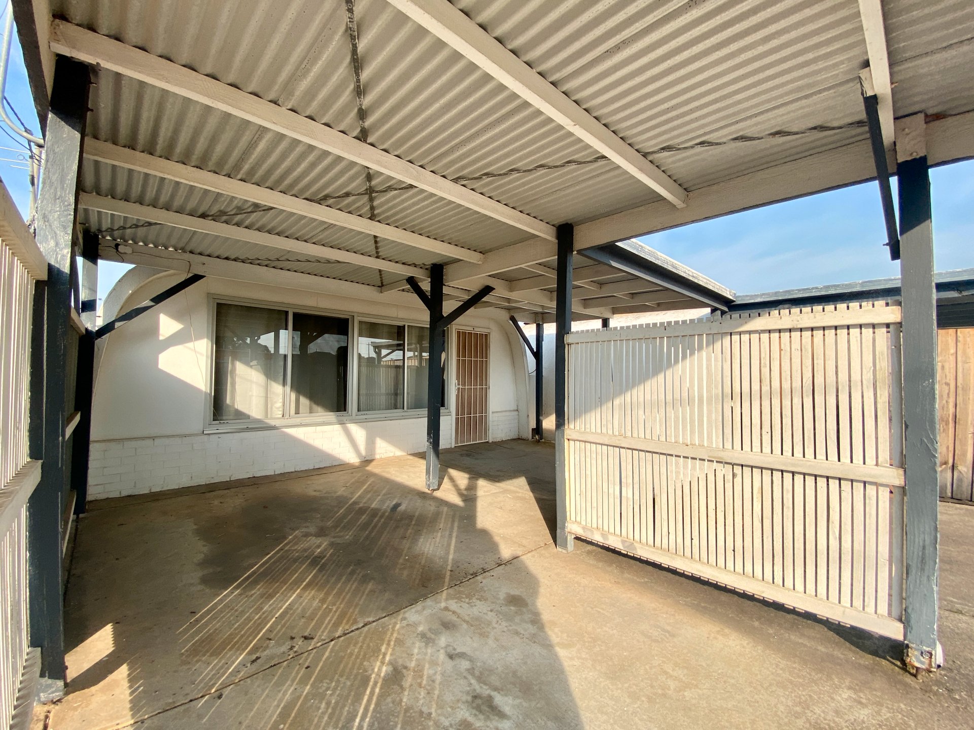 2/1 Alcona Court, Bell Park image 2