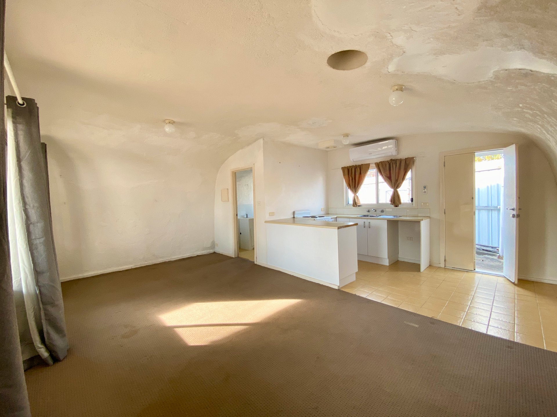 2/1 Alcona Court, Bell Park image 3