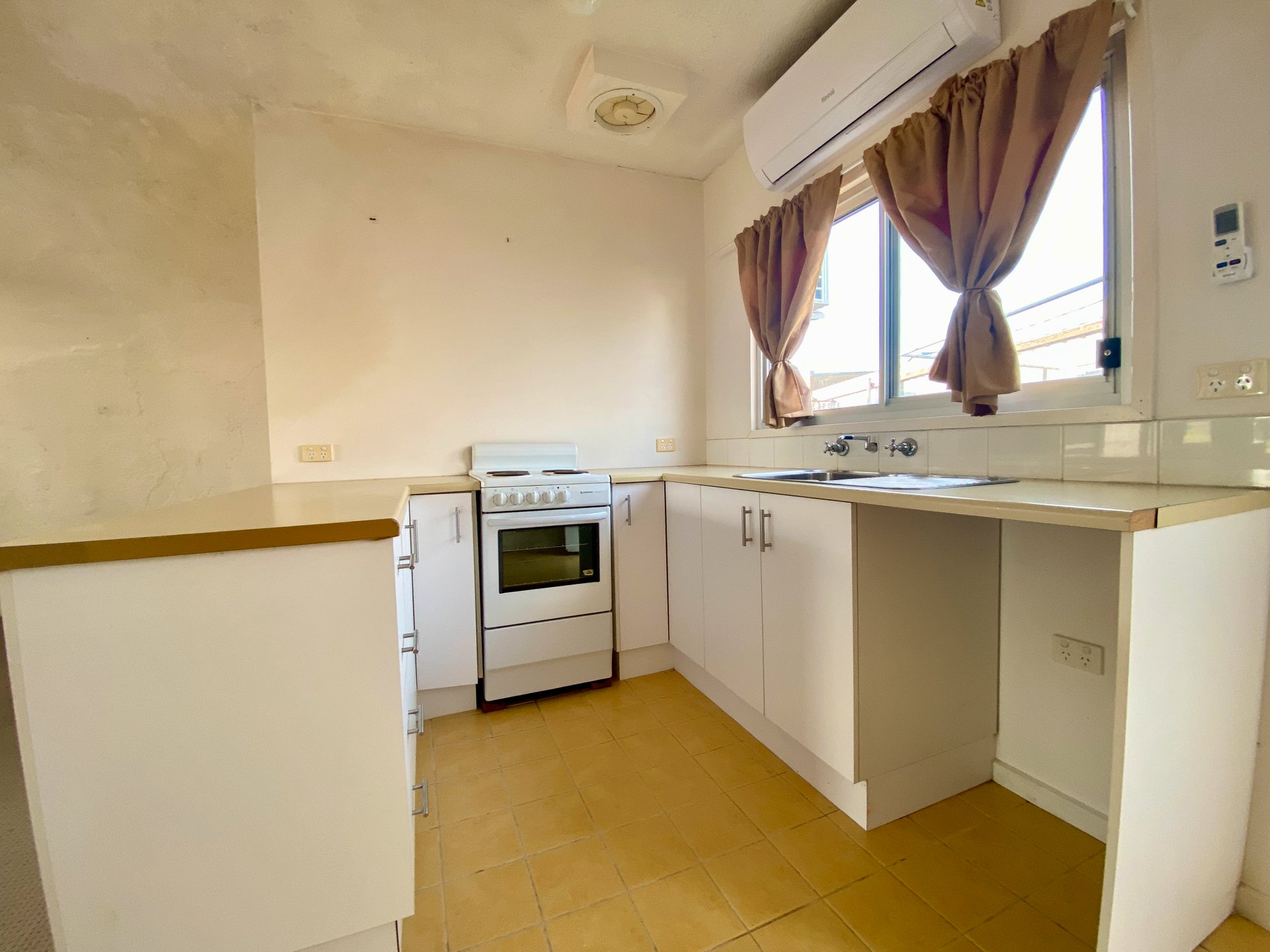2/1 Alcona Court, Bell Park image 4