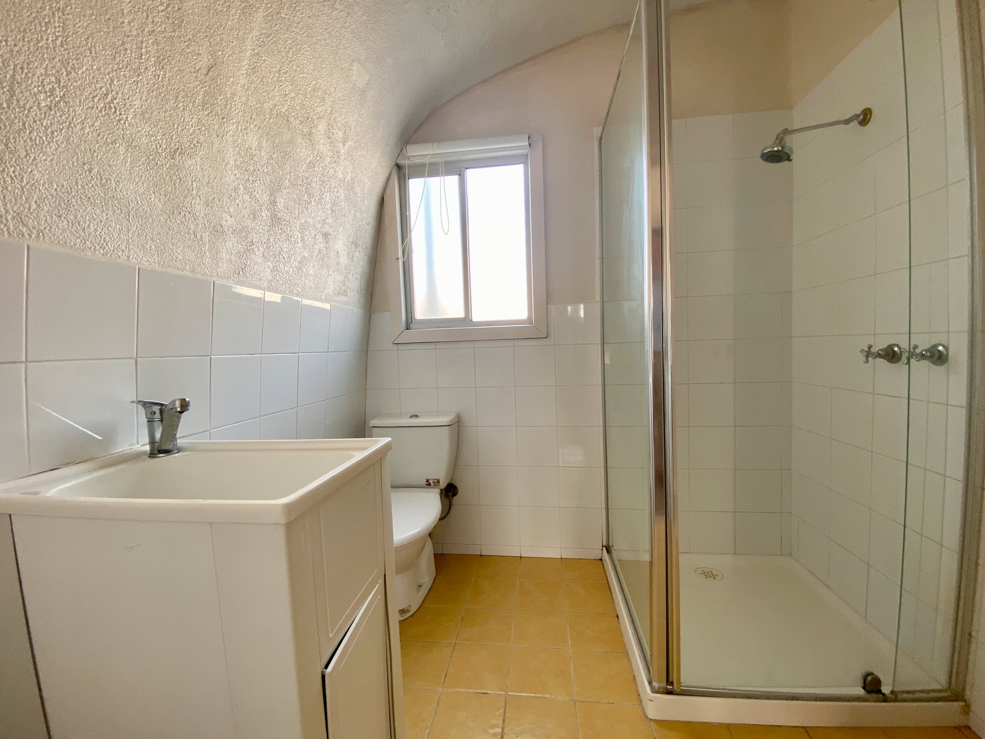 2/1 Alcona Court, Bell Park image 6
