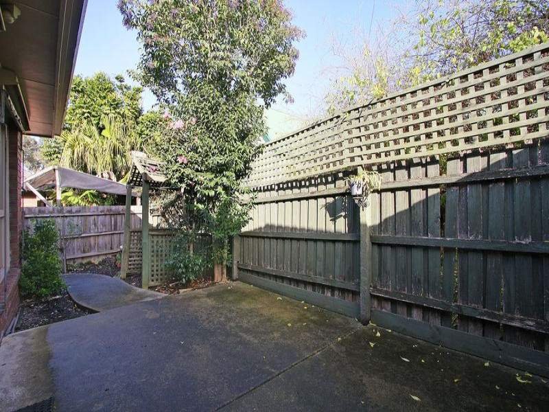 2/1 Andrew Street, Ringwood image 8