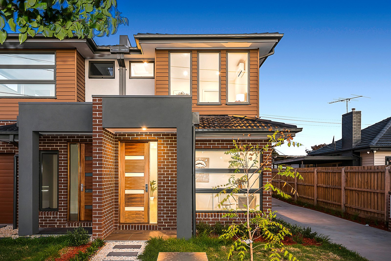 2/1 Aonach Street, Clayton South