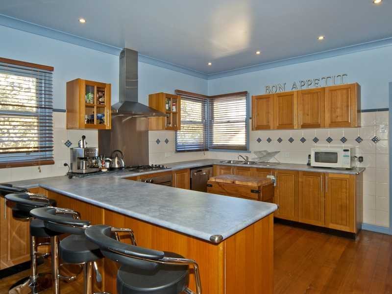 21 Apex Avenue, Belmont image 2