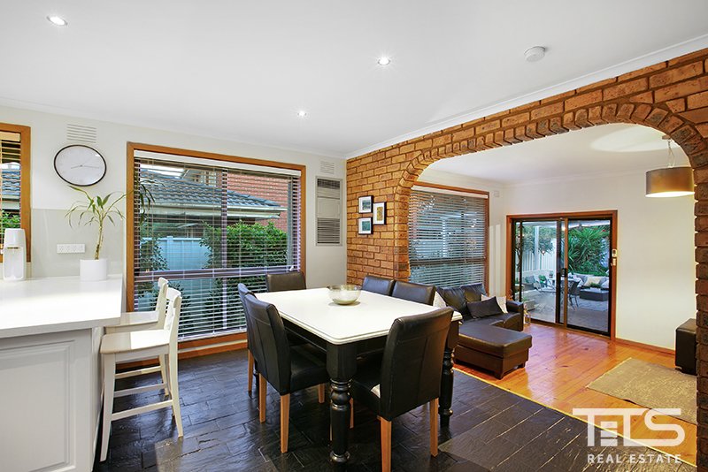 21 Arnside Crescent, Westmeadows image 7