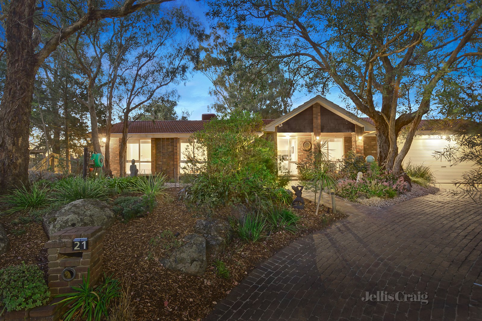 21 Ashdale Grove, Eltham image 2