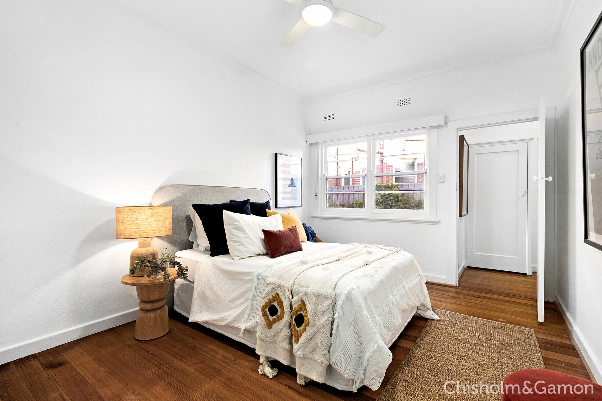 2/1 Avoca Court, Elwood image 5
