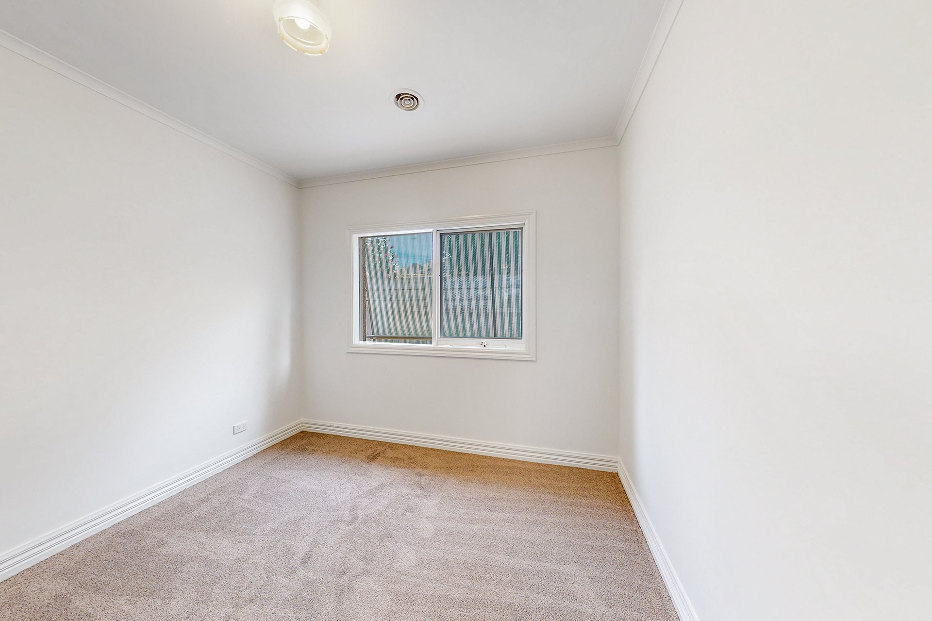 Property Gallery Thumbnail 6