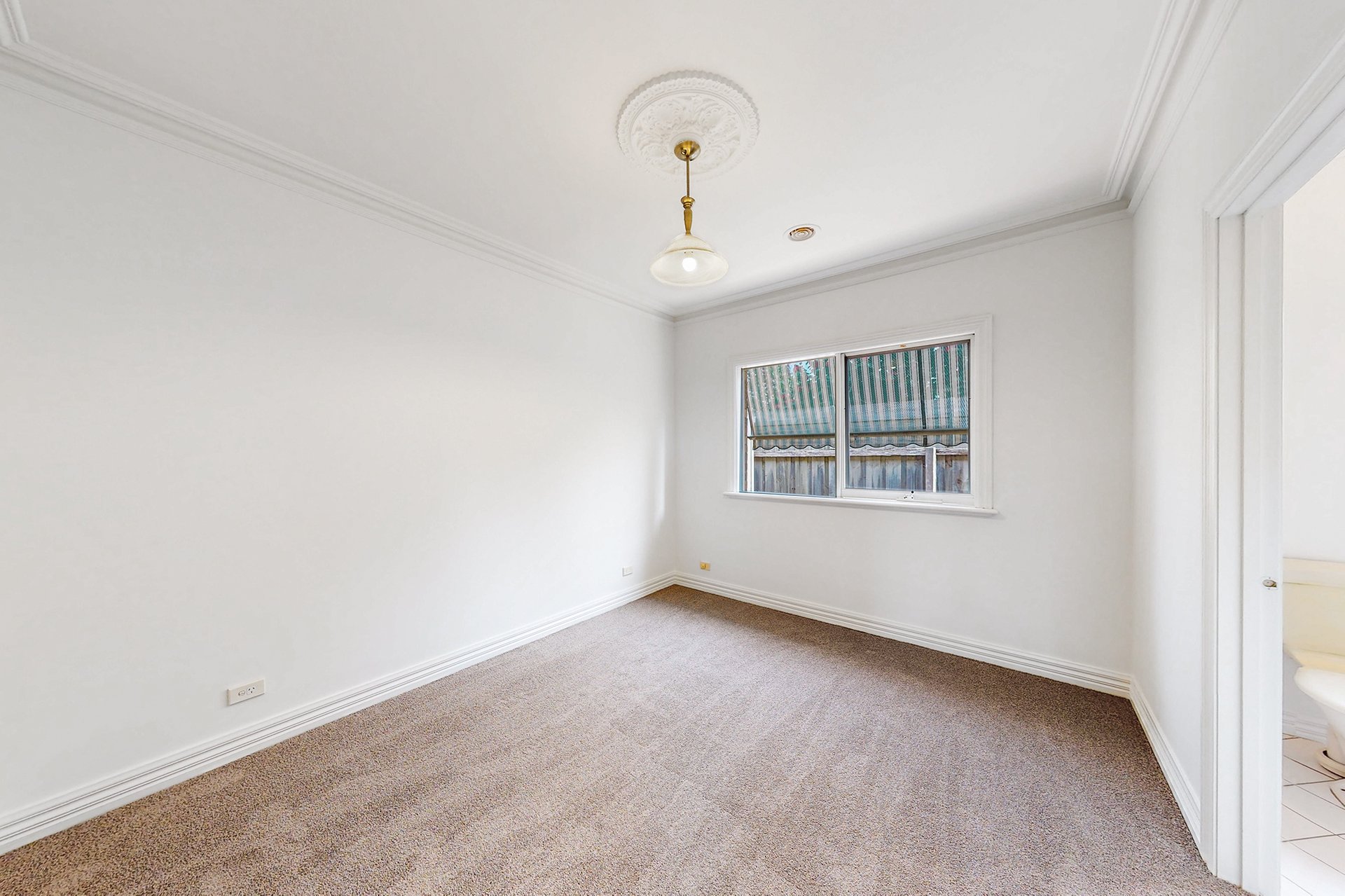 Property Gallery Thumbnail 9