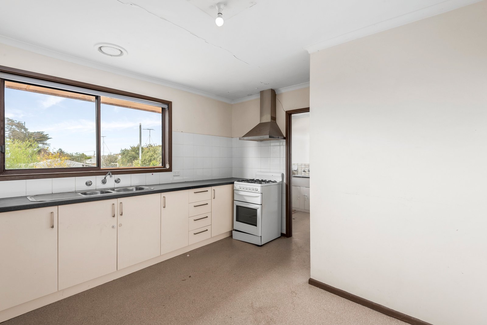 21 Bailey Street, Belmont image 2