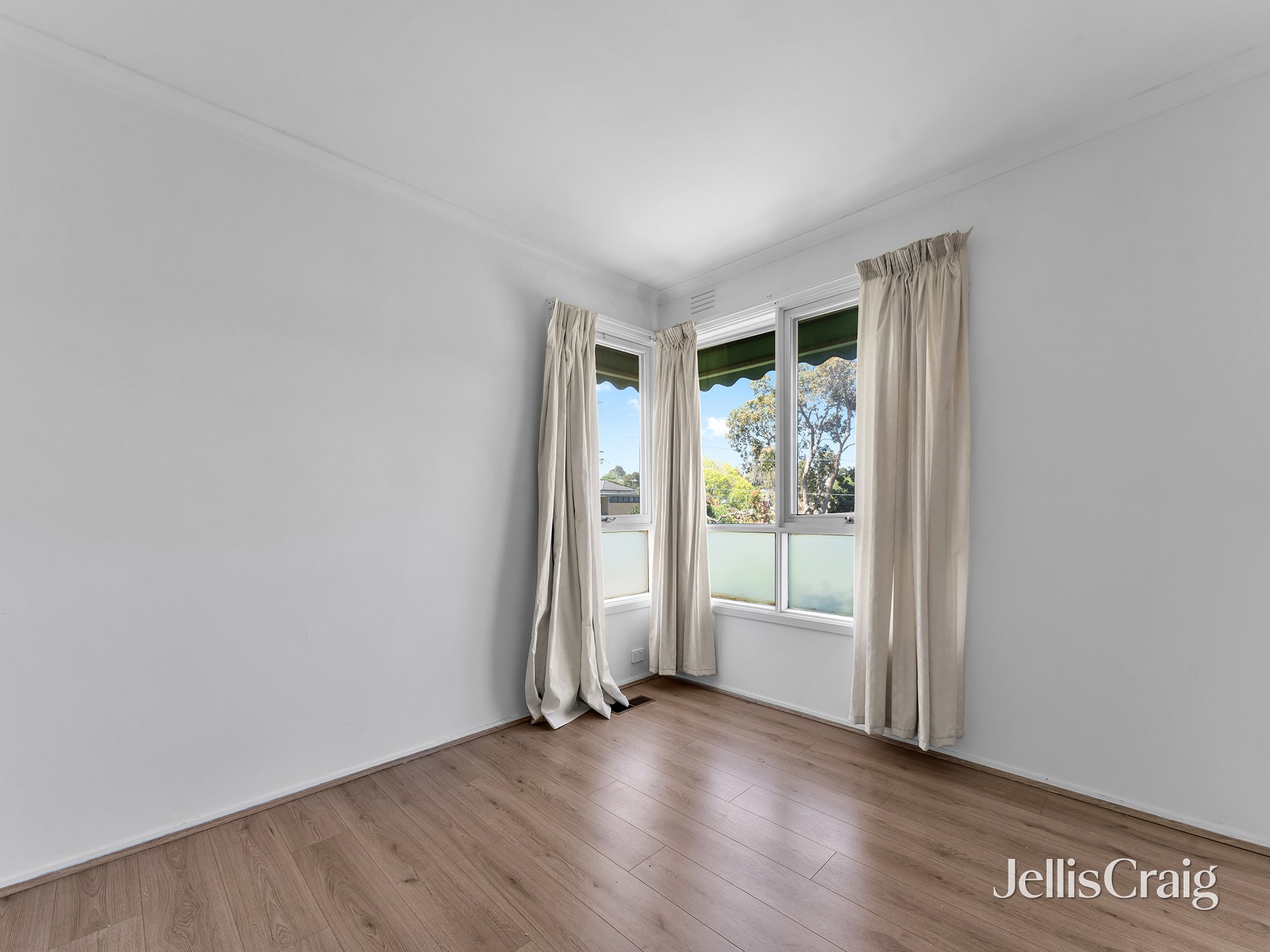 21 Bales Street, Mount Waverley image 5