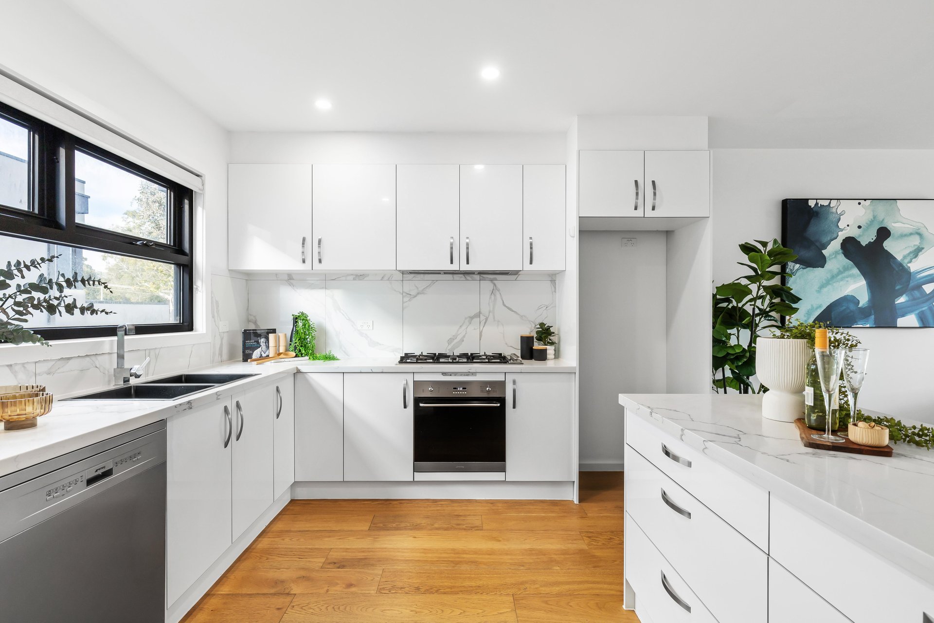 2/1 Banool Quadrant, Doncaster&nbsp;East image 4