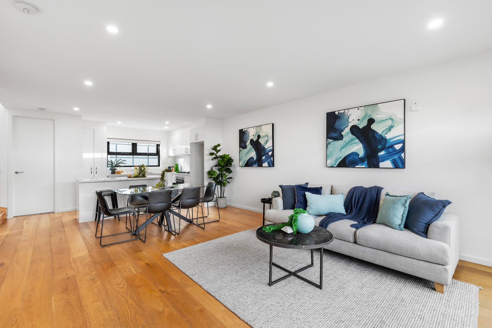 2/1 Banool Quadrant, Doncaster&nbsp;East image 2