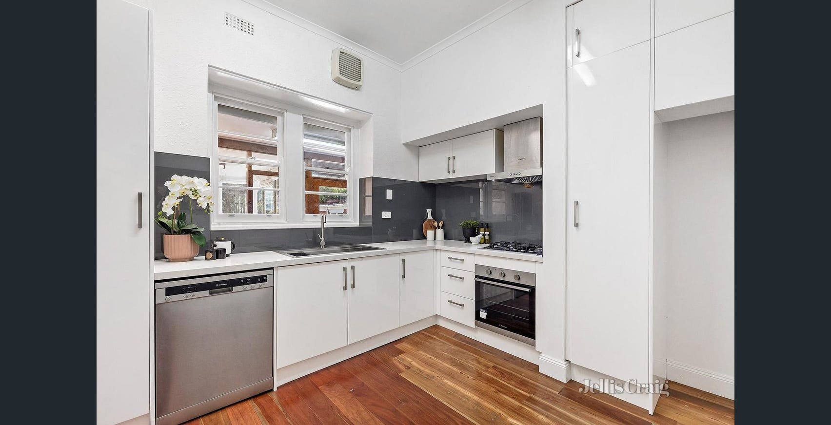 21 Barkers Road, Kew image 9