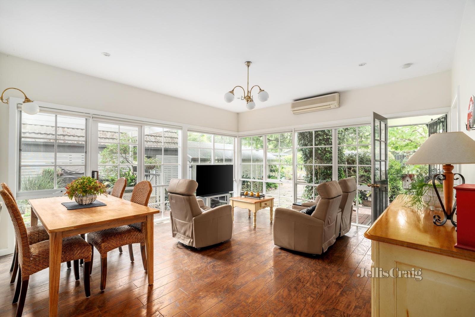 21 Barnes Avenue, Burwood image 6