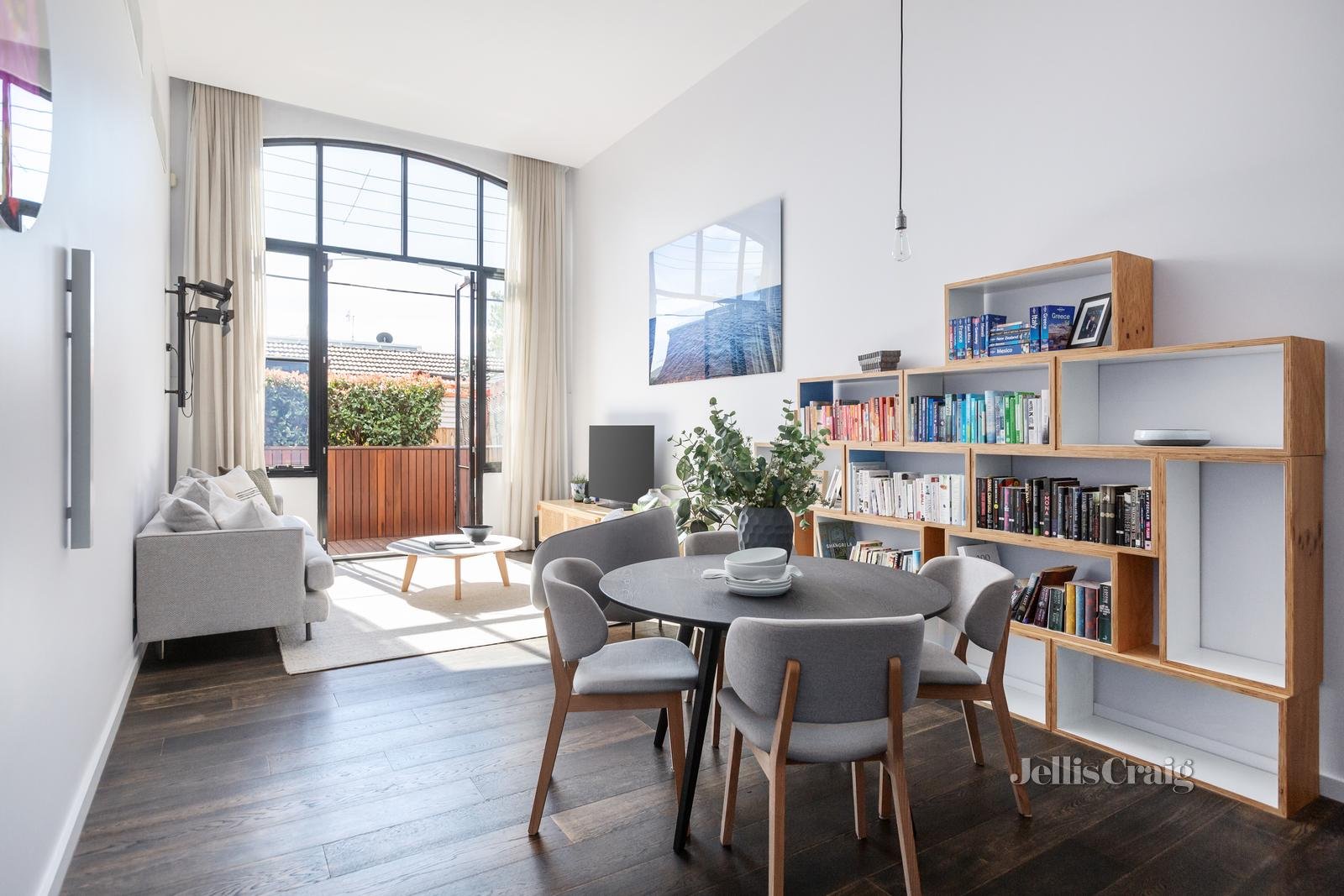 2/1 Barnet Way, Richmond image 1