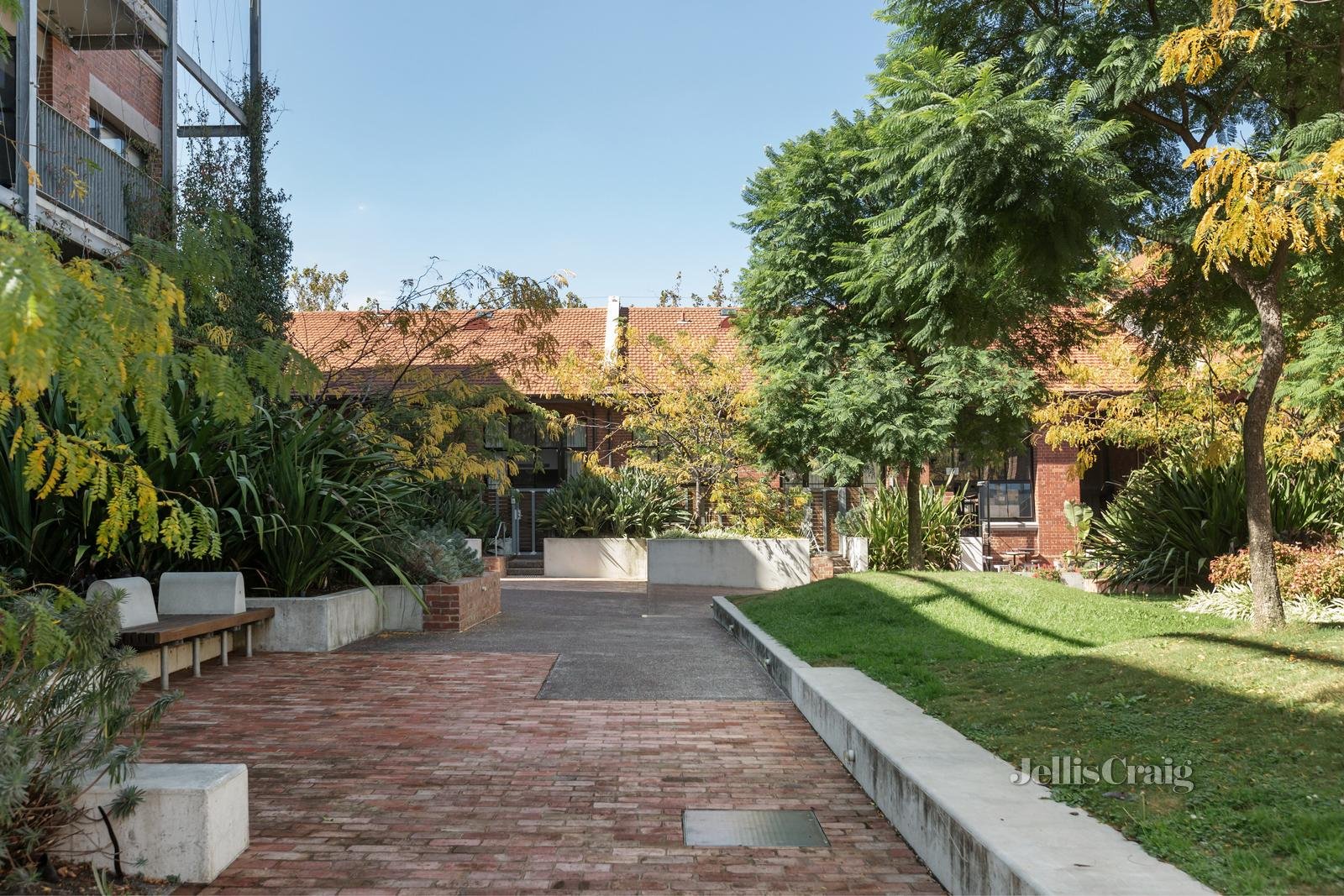 2/1 Barnet Way, Richmond image 14