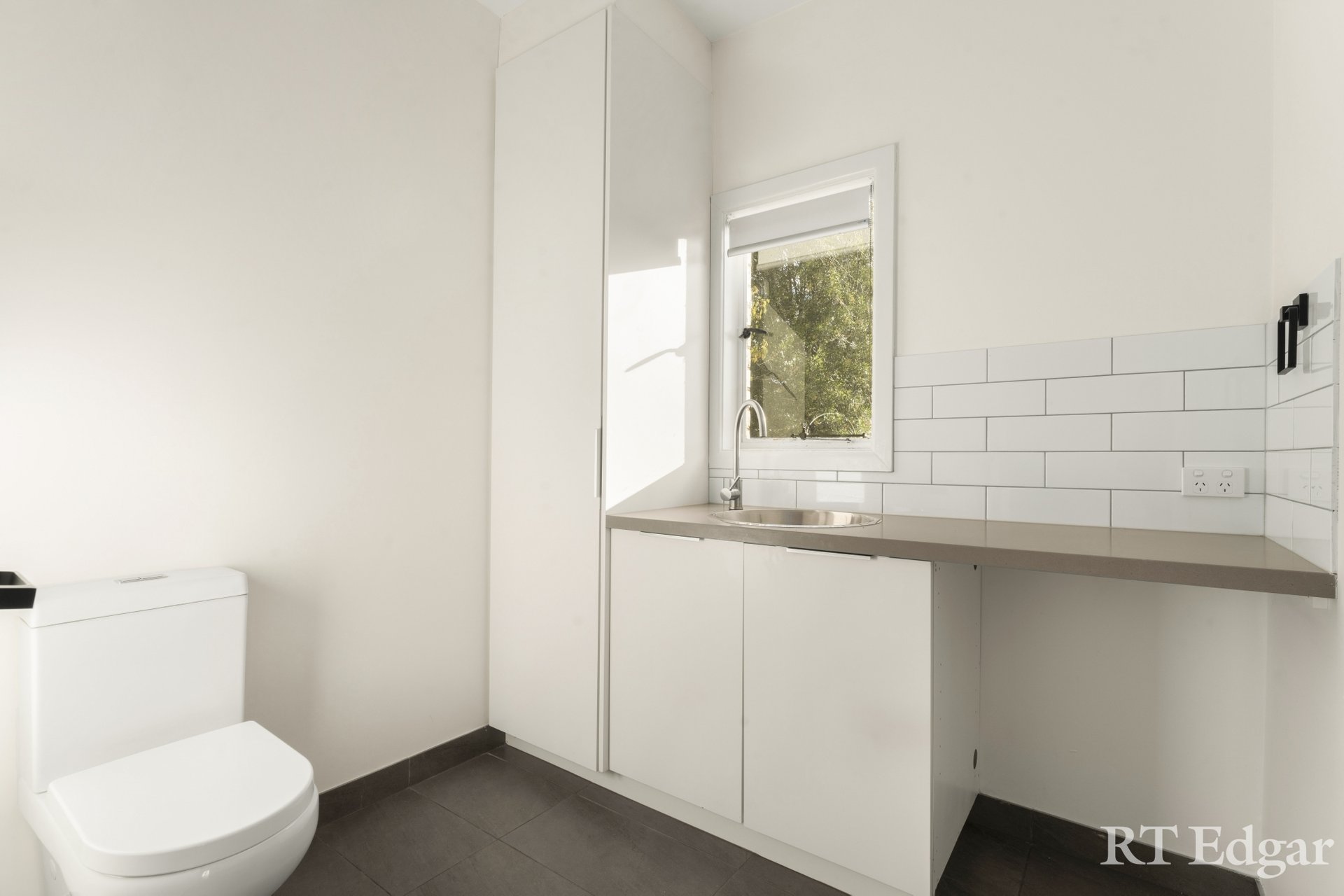 Property Gallery Thumbnail 8