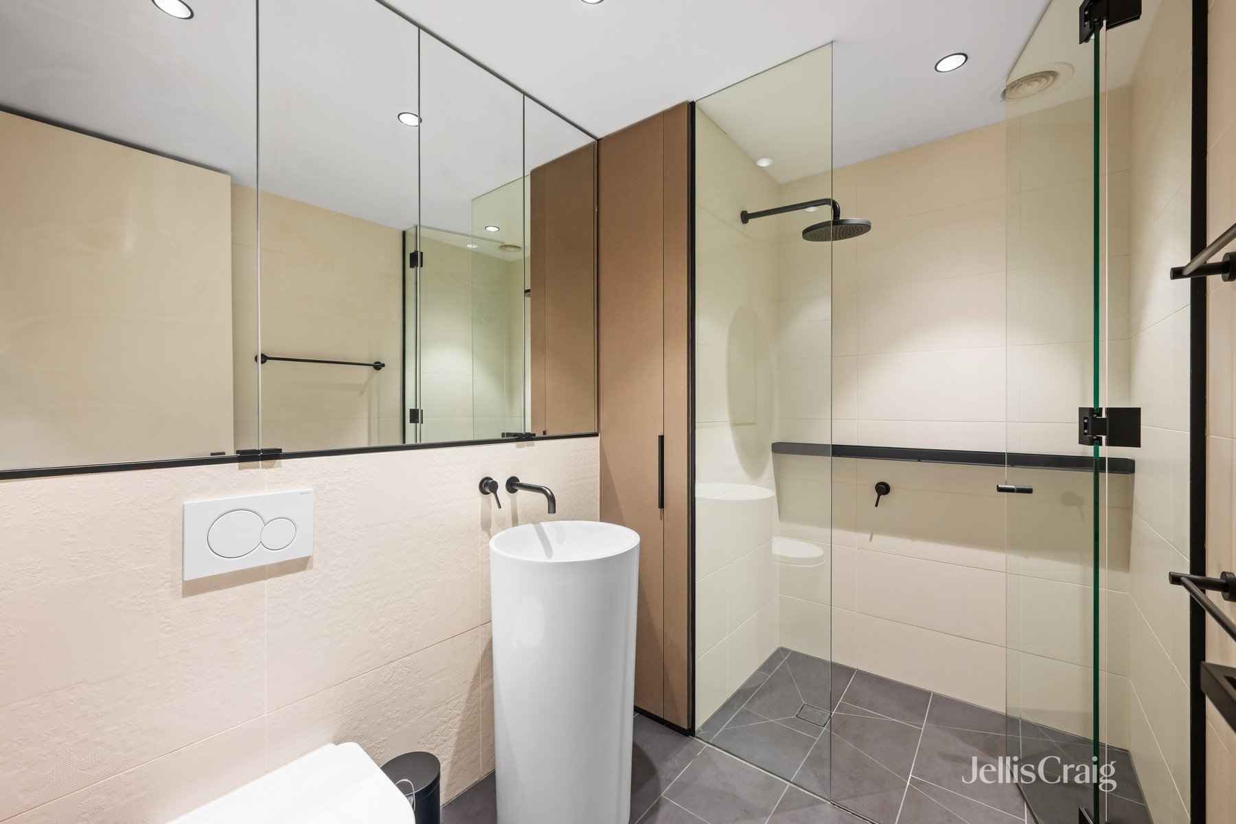 2/1 Bedford Street, Collingwood image 6