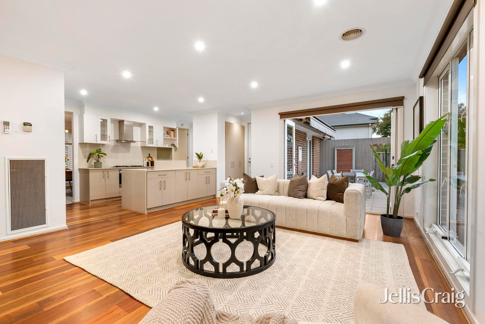 21 Bentham Court, Burwood image 3