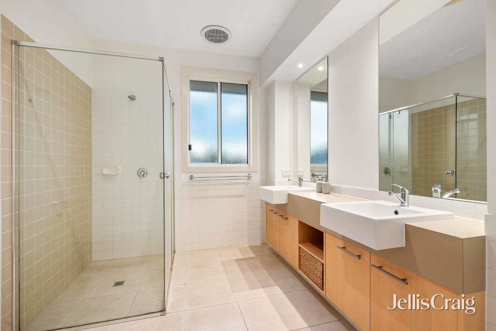 21 Bentham Court, Burwood image 7