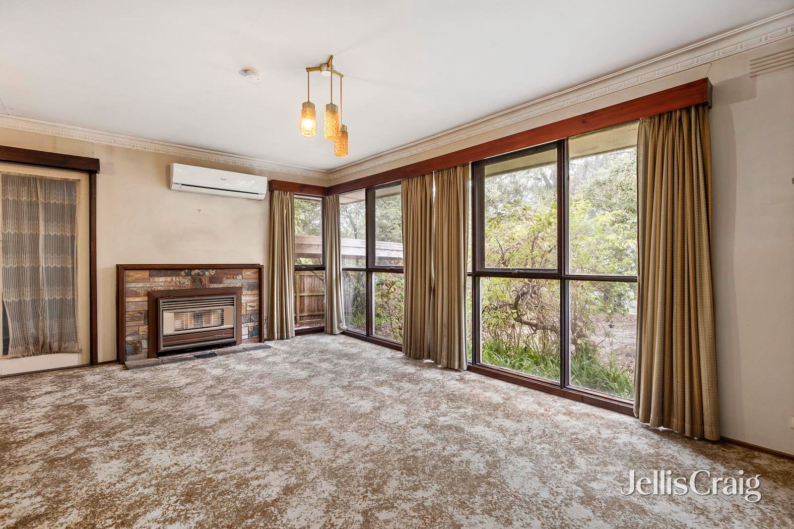 21 Binbrook Drive, Croydon image 3