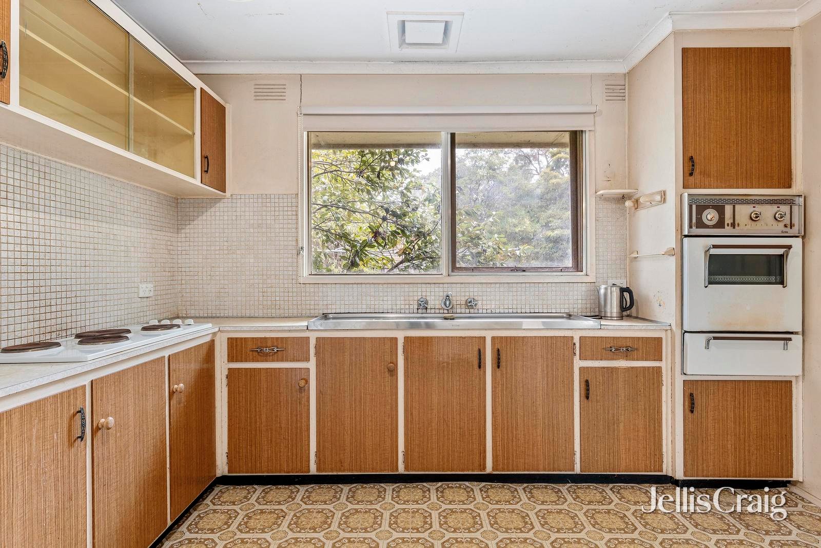 21 Binbrook Drive, Croydon image 5